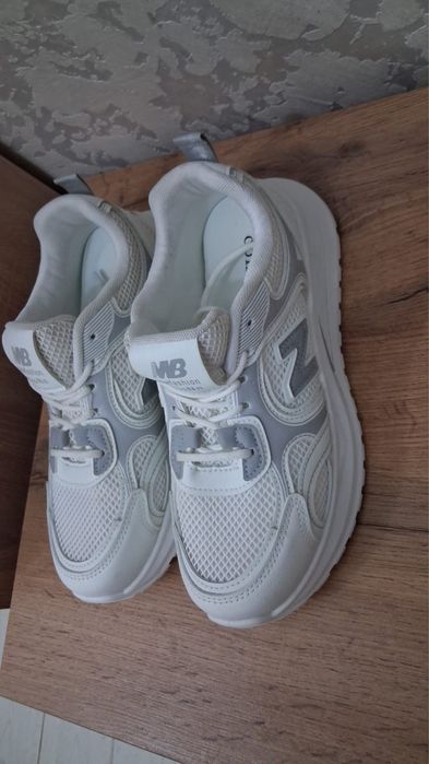 Продаются кроссовки