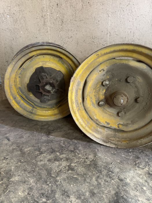 Балон шины с дисками для трактора