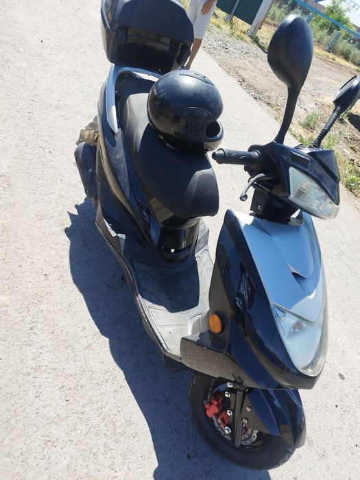 Скутер 125 кубов продам срочно