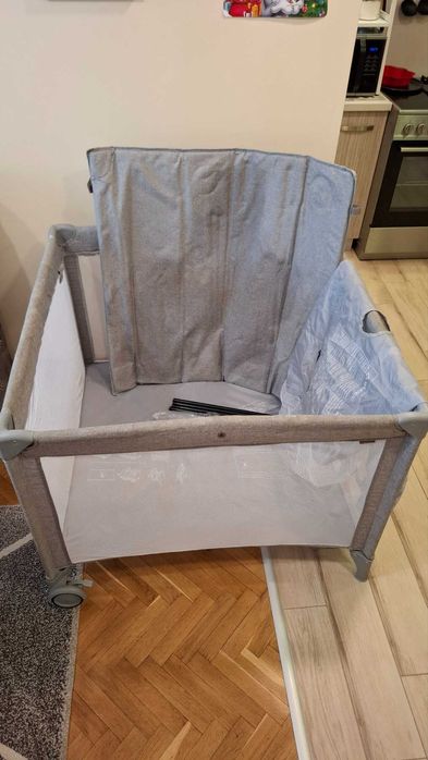 Бебешка кошара TOPMARK NL Parker, Сива