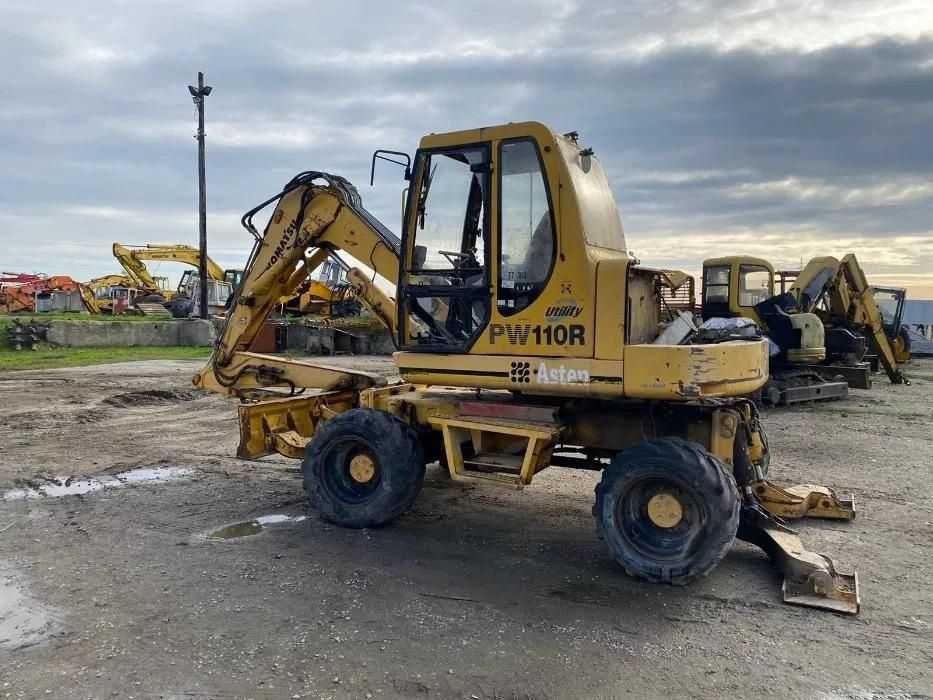 Dezmembrez excavator Komatsu PW 110 - piese de schimb Komatsu