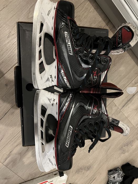Хоккей. Коньки Bauer X 2.7  JR размер 35