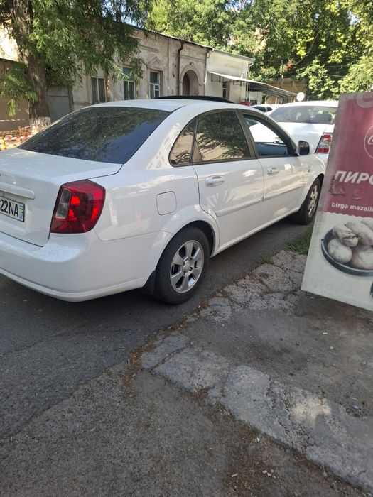 Jentra sotiladi xolati ideal, salondan olingan bir qo'l haydalgan.