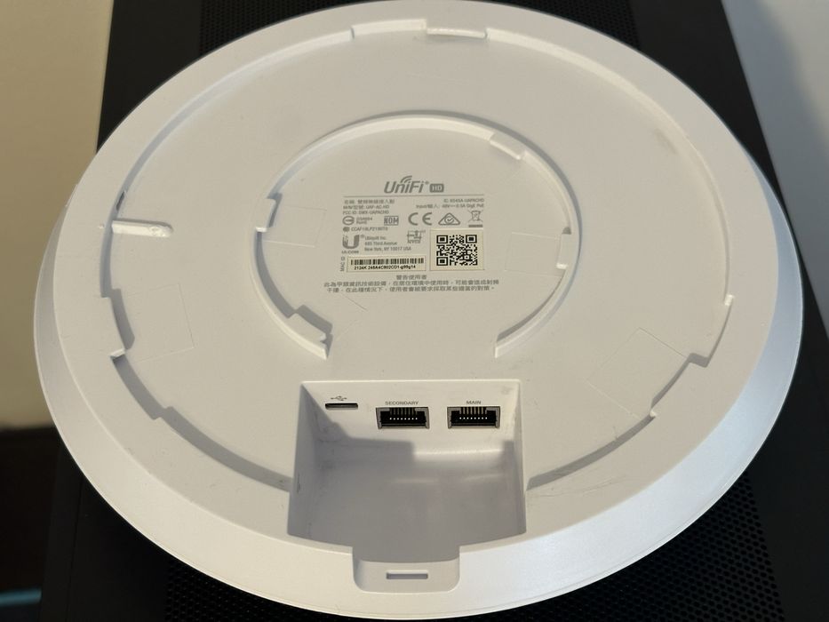Uniquity Unifi Access Point UAP-AC-HD
