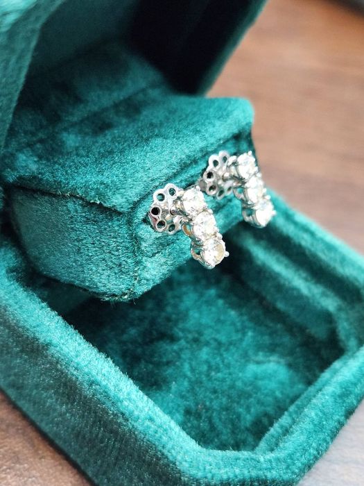 Диаманти обеци 18к.- 0.66кт