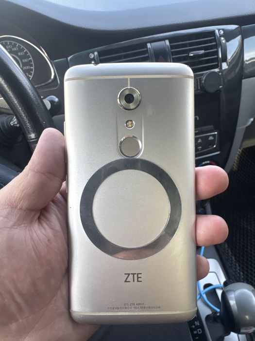 ZTE a2017  память 128 гр /6