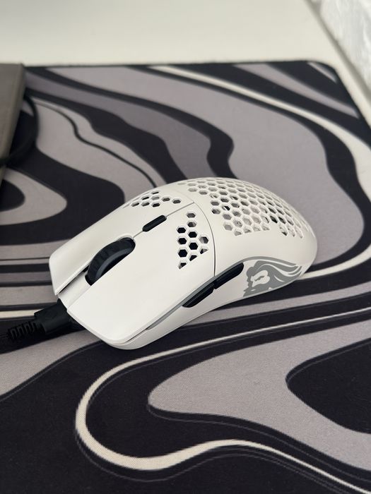 Игровая без проводная мышь Glorius Model O