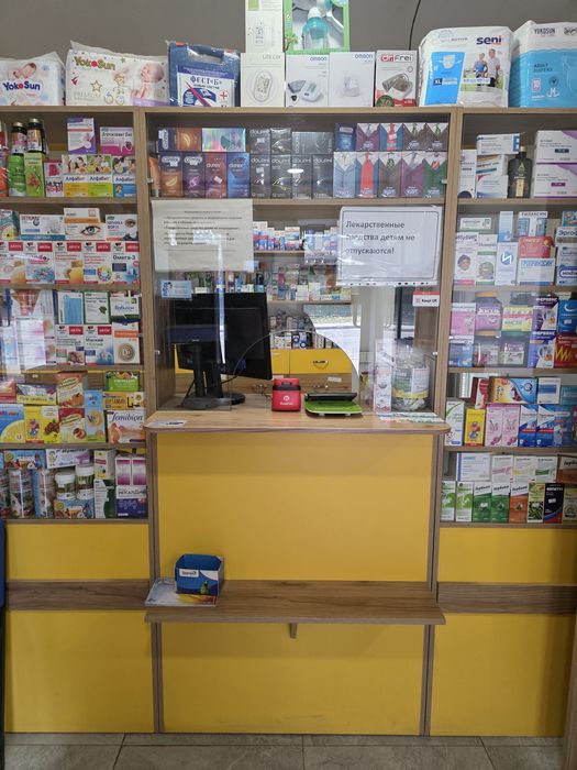 Продам шкаф витрина