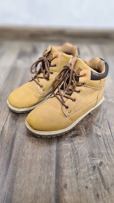 Детски зимни боти, с цип и връзки,35номер.