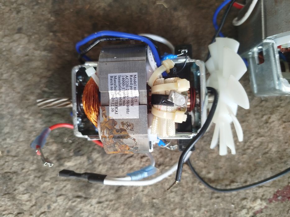 Моторчик  для мясорубки и тд