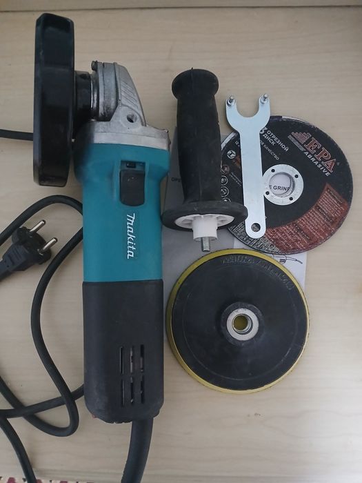 Срочно продам болгарку makita