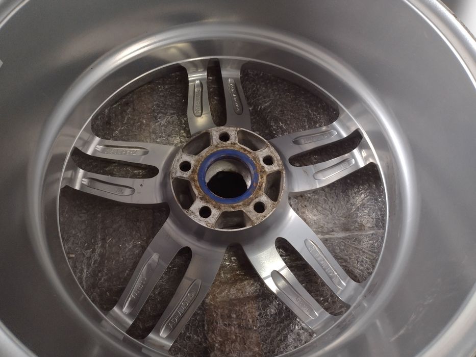 Перфектни Carmani 19-5x114.3 ET35 8.5j Toyota RAV4