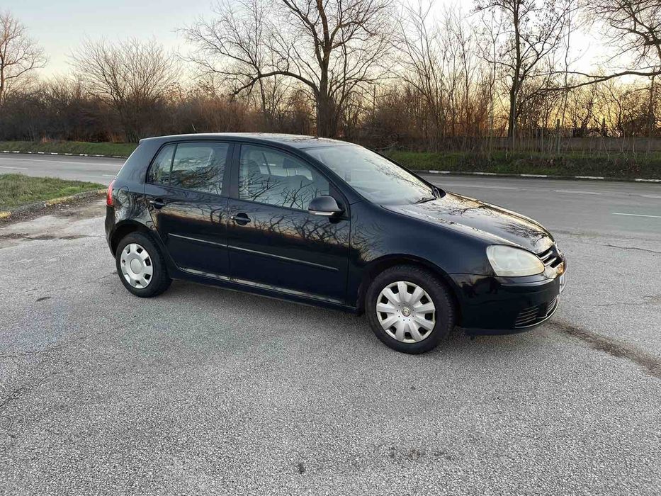 Продавам голф 5 1.9 105кс на части