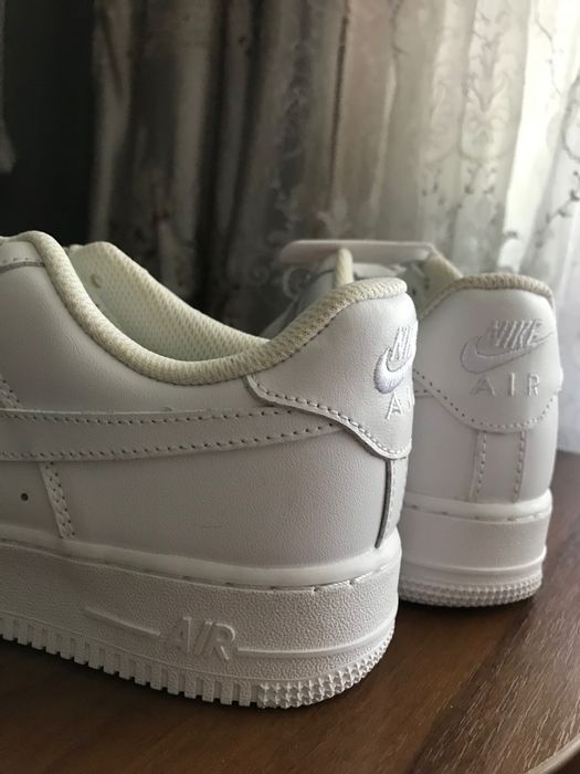 Новые кроссовки продам