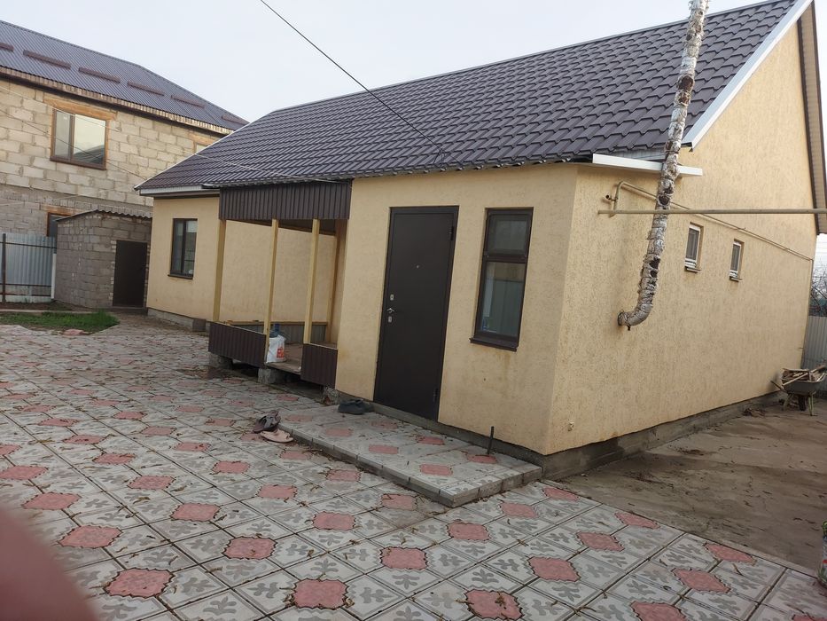 Үй сатылады. Продам дом