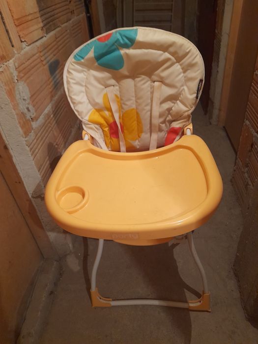 Продавам детско столче за хранене