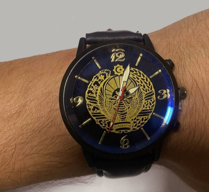 Gerb rasmi tushurilgan soat sotiladi.