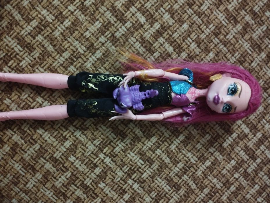 Monster high Джи джи