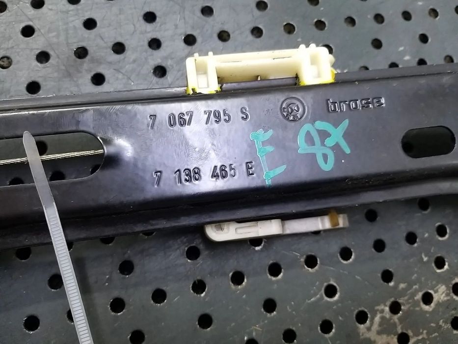 Macara geam electric stanga fata bmw seria 1 e87 7067795s 7138465e