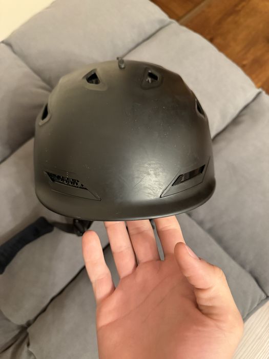 Горнолыжный шлем