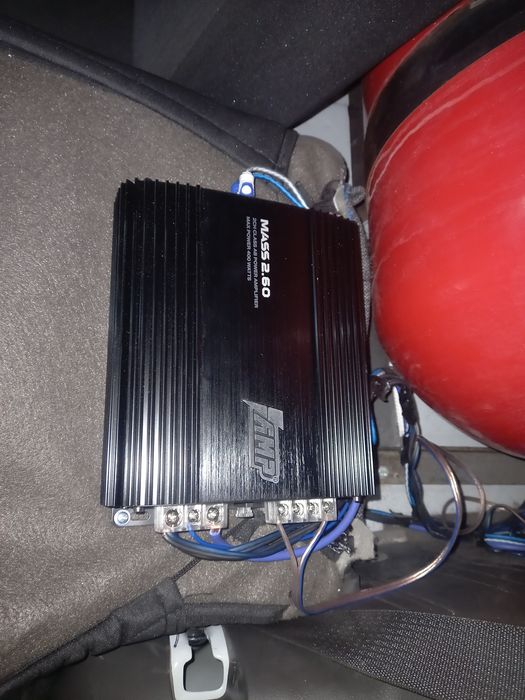 Jbl  1200 sommufer  sotiladi srochna !