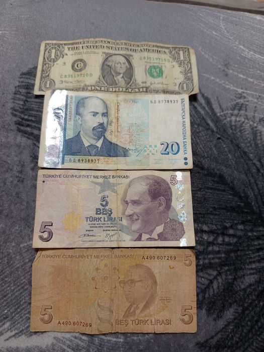 Bani vechi! Preț super