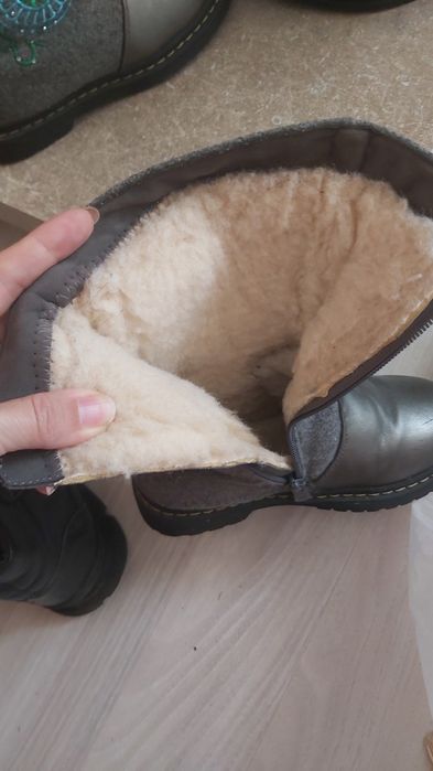 Продам обувь для девочки