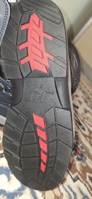 Ботинка размер 43 (27,5)