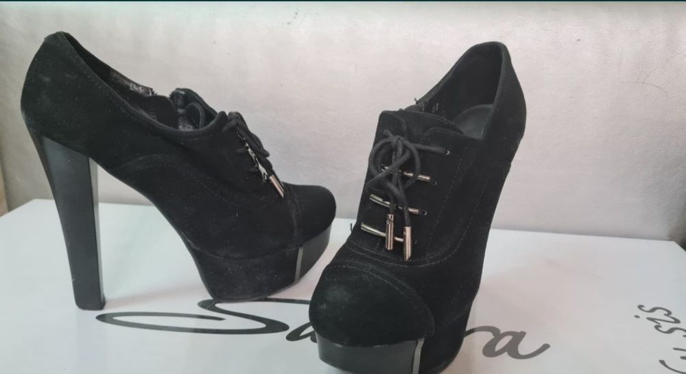 Замшевые ботильоны 36 размер