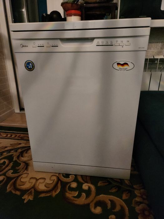 Посудомойка машина