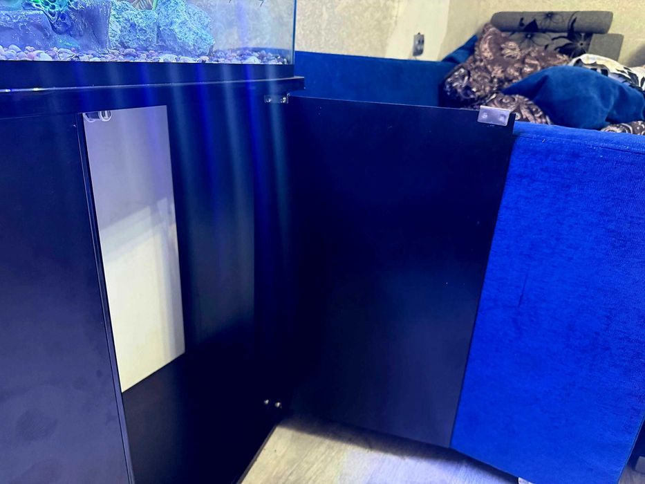 Продаётся аквариум 250 литров