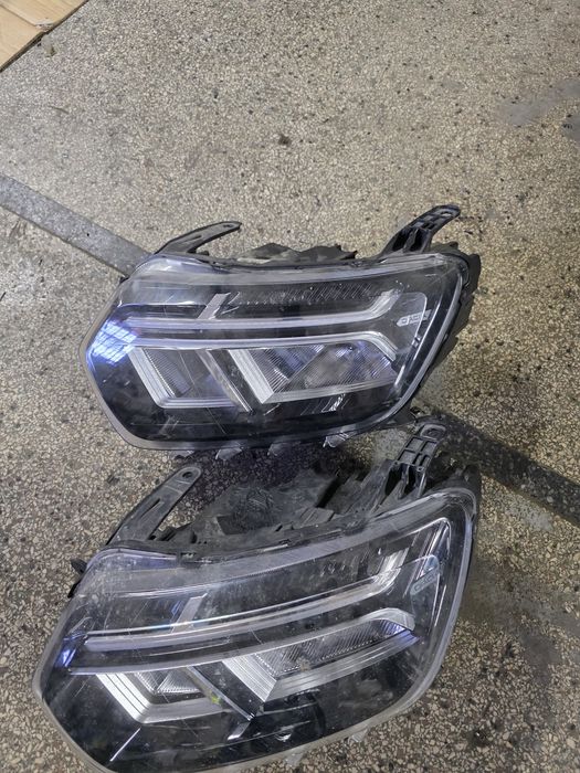 Far stanga duster 2022