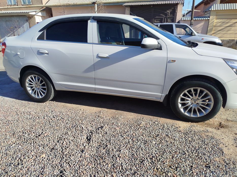 Cobalt ravon R4 sotiladi