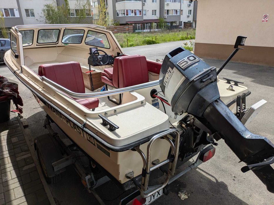 Barca cu motor Rana 530