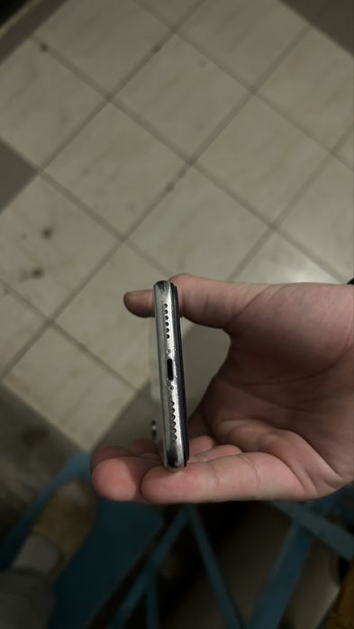 Айфон Х , 64гб 86% емкость оригинал