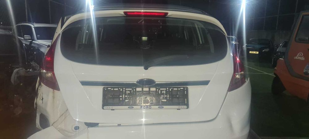 Dezmembrez / Dezmembrari / Piese /Ford Fiesta 1.6d,2011