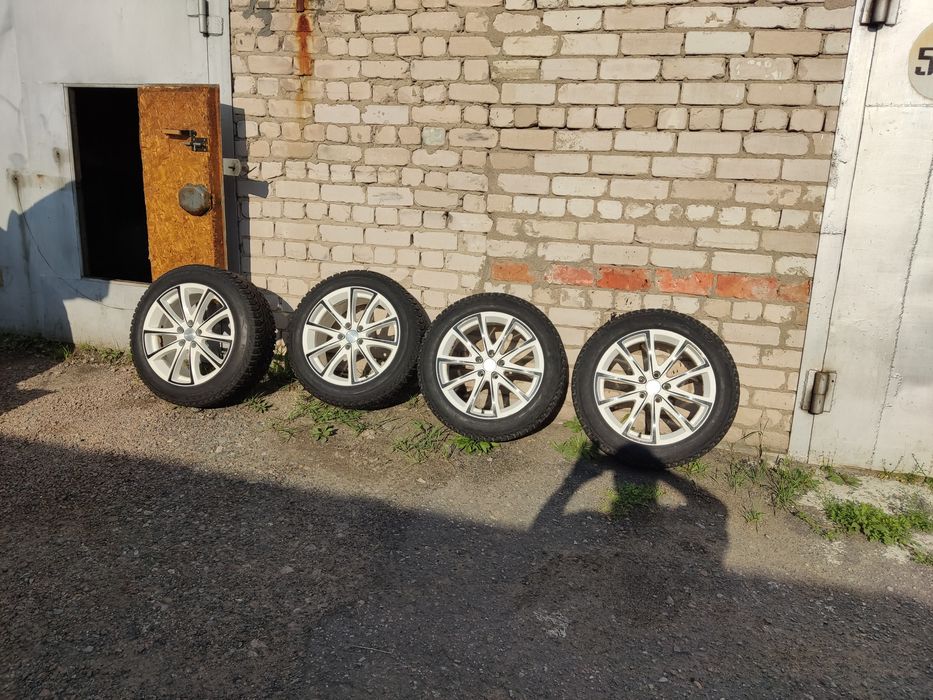 Автомобиль Citroen C-Crosser