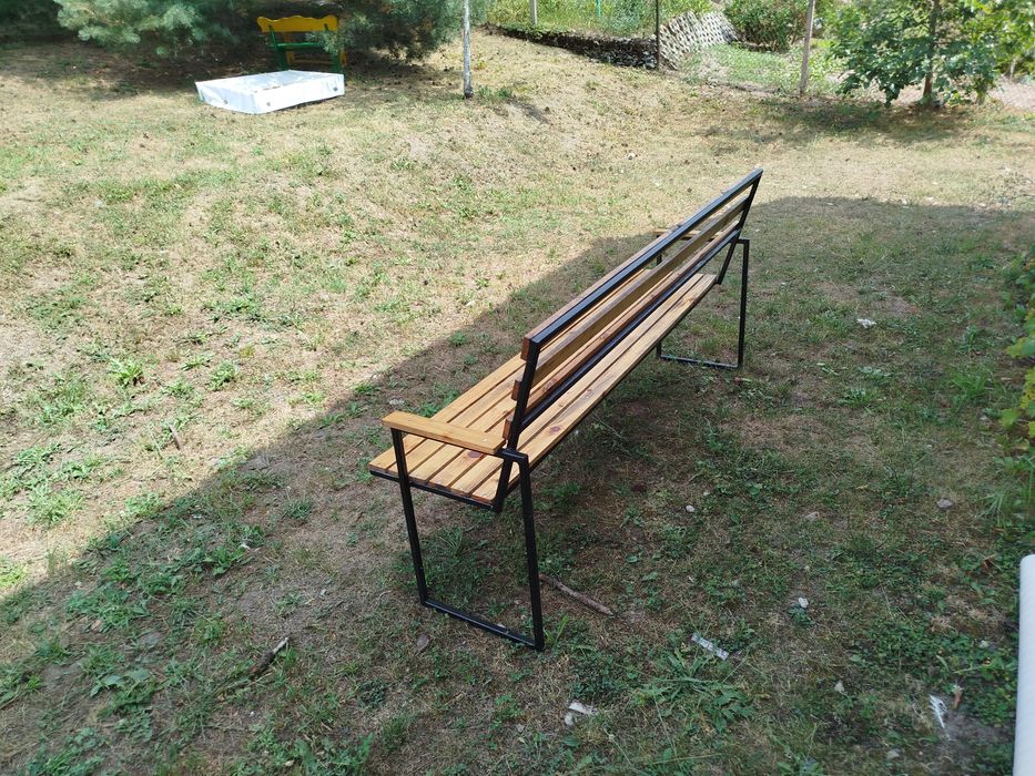 Предлагам градинска пейка