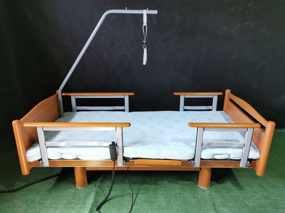 Електрическо болнично легло