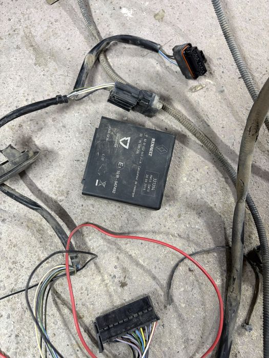 Carlig remorcare dacia duster 2019 complet cu instalatie si calculator