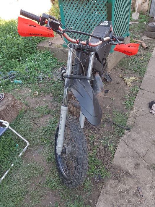 Vând sau schimb derbi senda