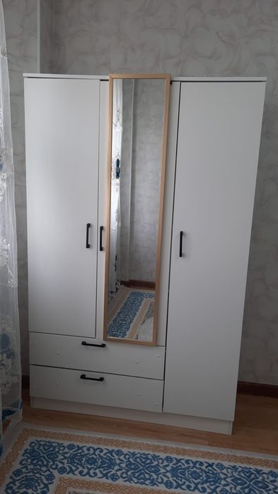 Продаётся.распашнои.щкаф.