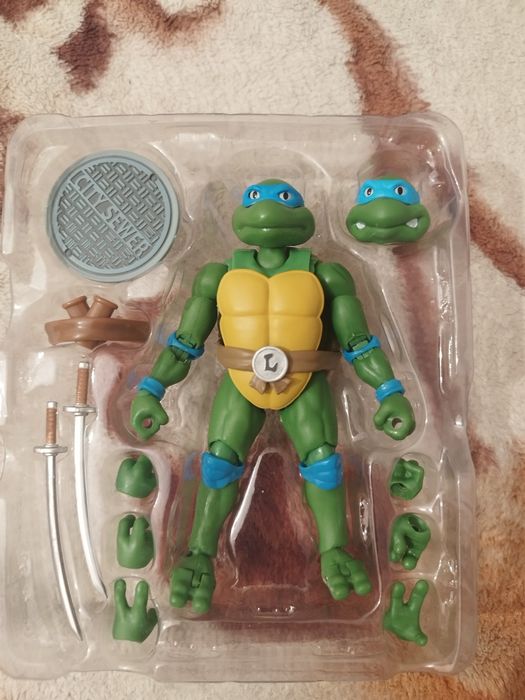 Продаю экшн-фигурку