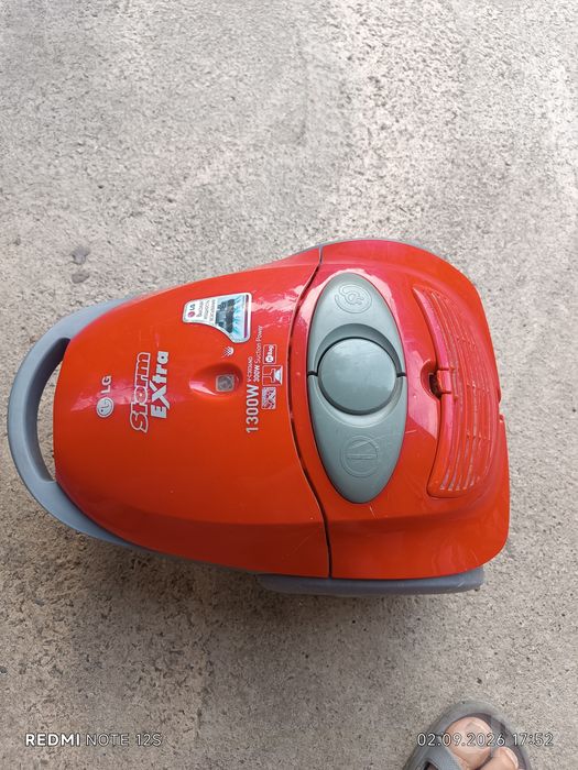 Пилесос LG 1300w.без шланг.