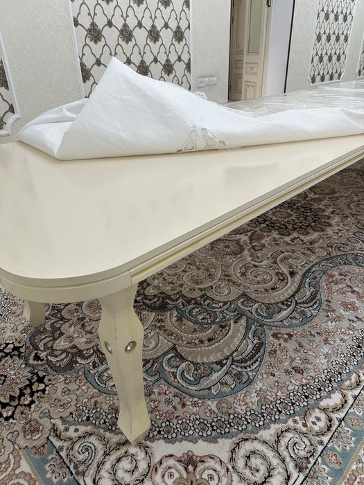 Стол в хорошем состояний