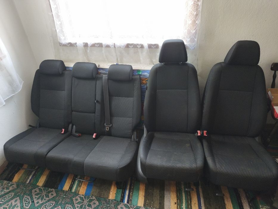 Комплект седалки с кори и подлакътник за Тигуан 2010г