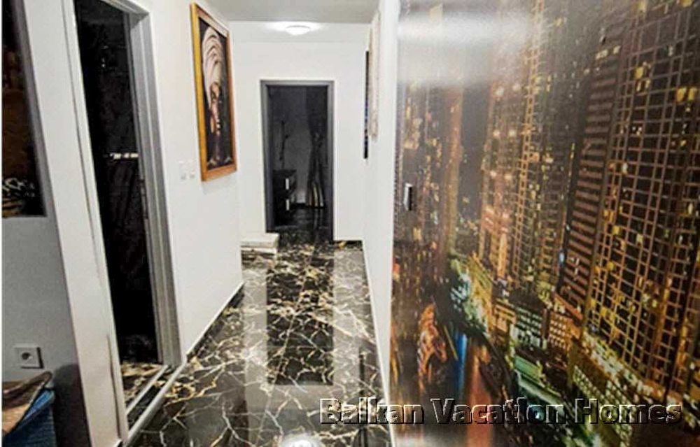 Spacious three-room luxurious apartment on the beach in Obzor