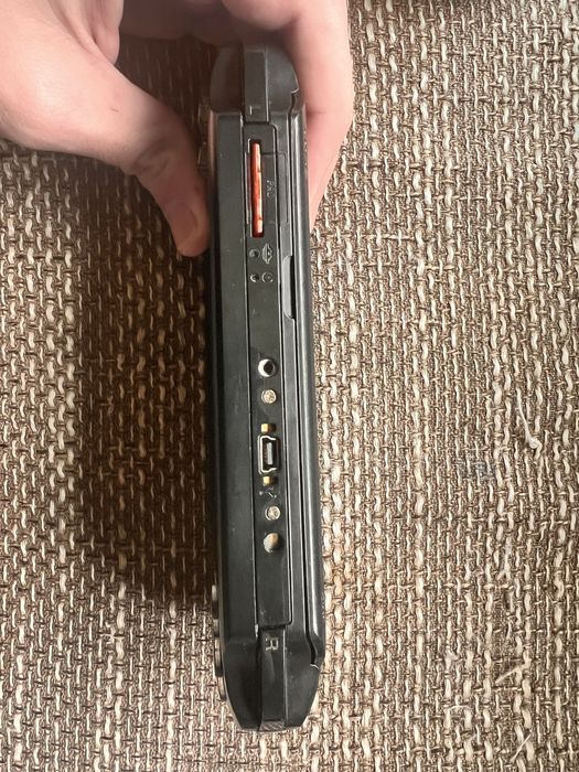 Продавам psp с 4 игри