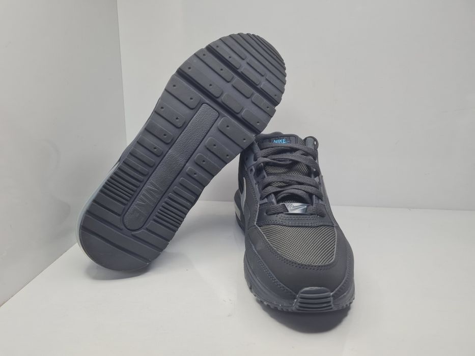 Маратонки Nike Air Max TL

Чисто нови без  кутия.

Размер 40 стелка 25 см.

Цена 75 евро.