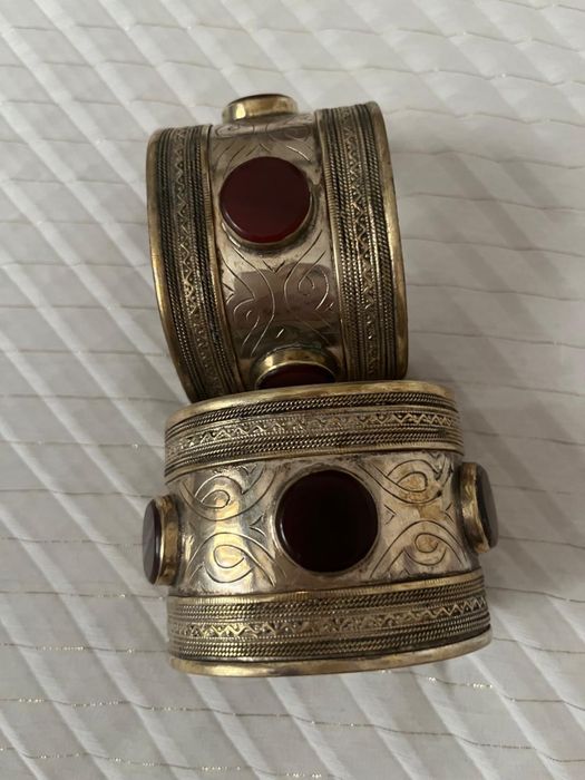 Күміс.    білезік